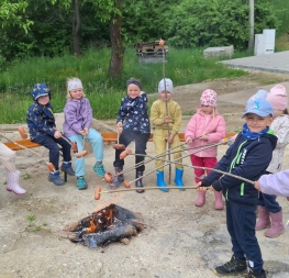 Jak jsme opékali špekáčky a soutěžili (+VIDEO)